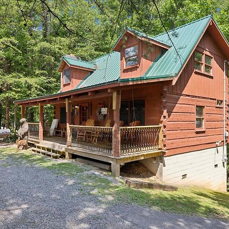 A Charming Cabin, Pool, Firepit, Hot Tub-Jacuzzi Gatlinburg Luaran gambar