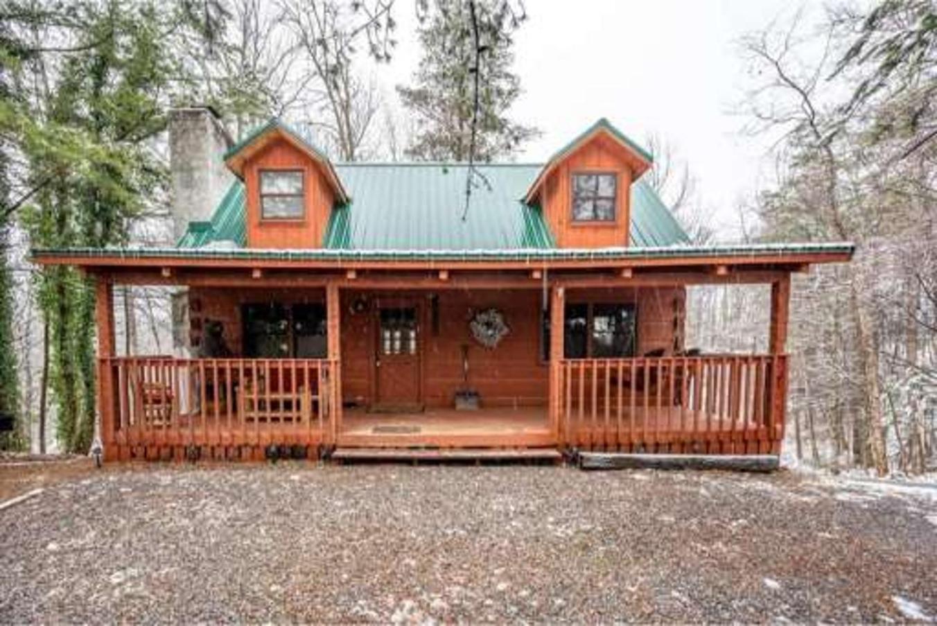 A Charming Cabin, Pool, Firepit, Hot Tub-Jacuzzi Gatlinburg Luaran gambar