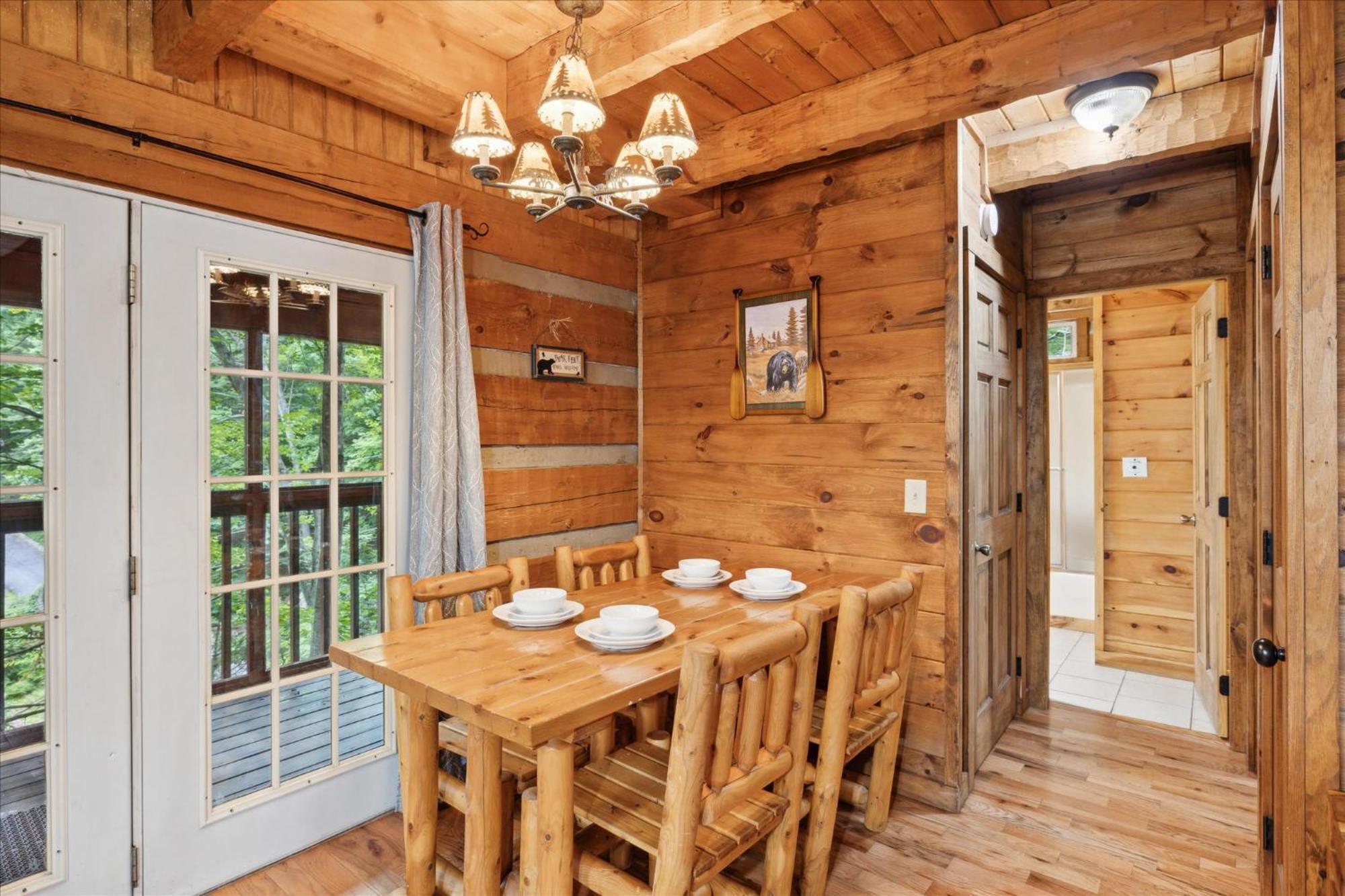 A Charming Cabin, Pool, Firepit, Hot Tub-Jacuzzi Gatlinburg Luaran gambar