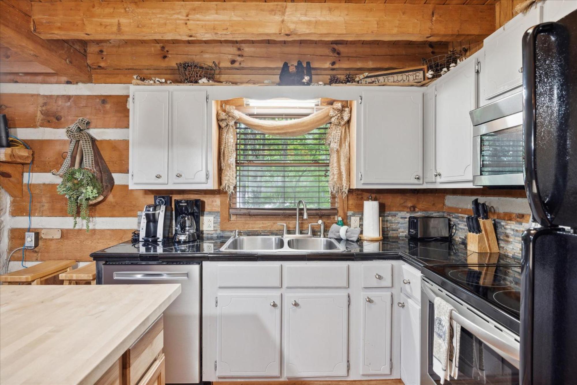 A Charming Cabin, Pool, Firepit, Hot Tub-Jacuzzi Gatlinburg Luaran gambar